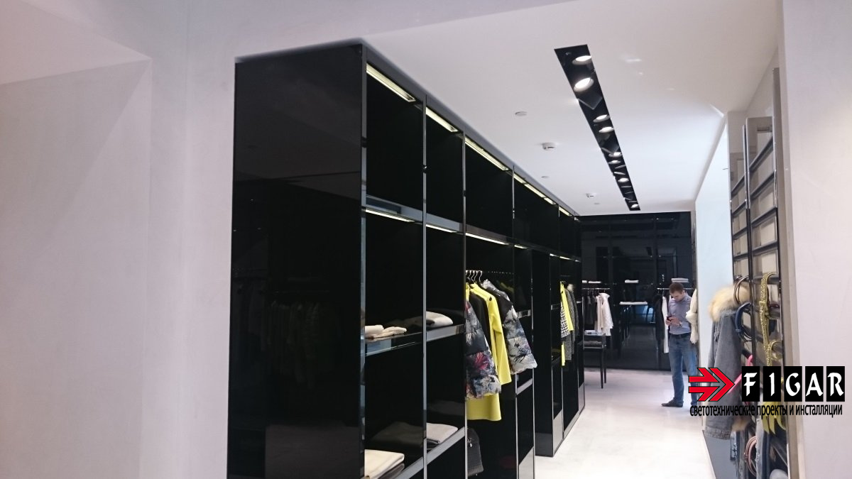 Освещение бутика ERMANNO SCERVINO