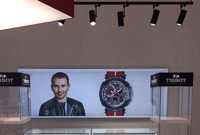 Освещение магазина швейцарских наручных часов Tissot