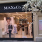 Оформление освещения в магазине одежды Max&Co